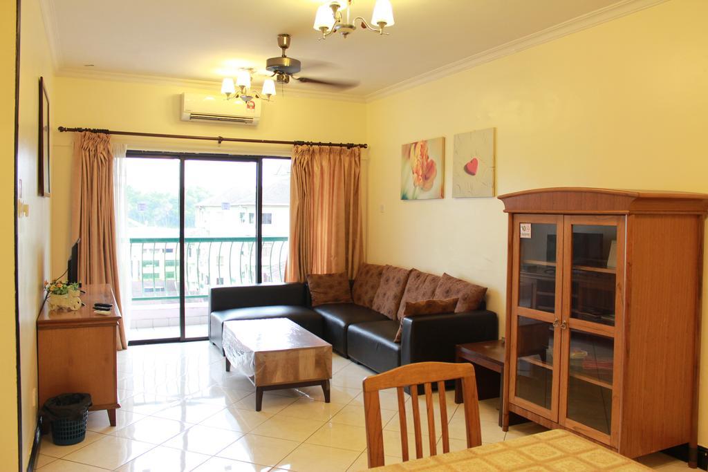 Marimari Marina Service Condo Кота Кинабалу Екстериор снимка