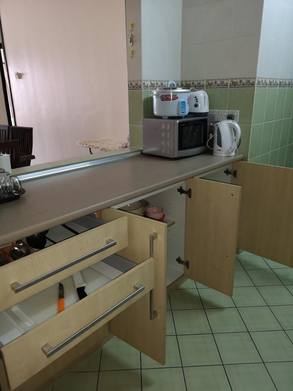 Marimari Marina Service Condo Кота Кинабалу Екстериор снимка
