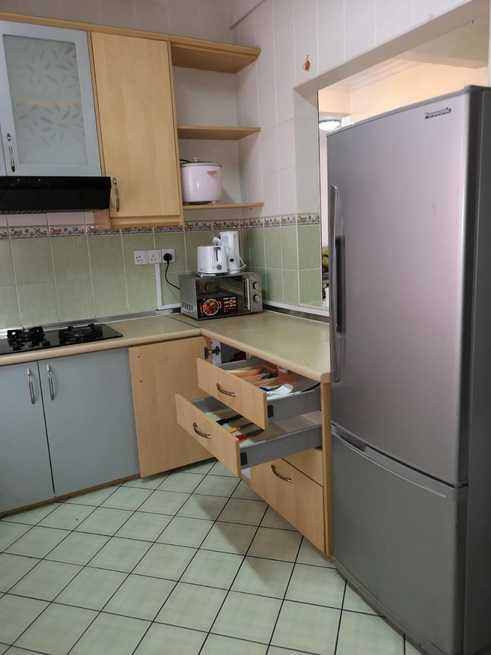 Marimari Marina Service Condo Кота Кинабалу Екстериор снимка