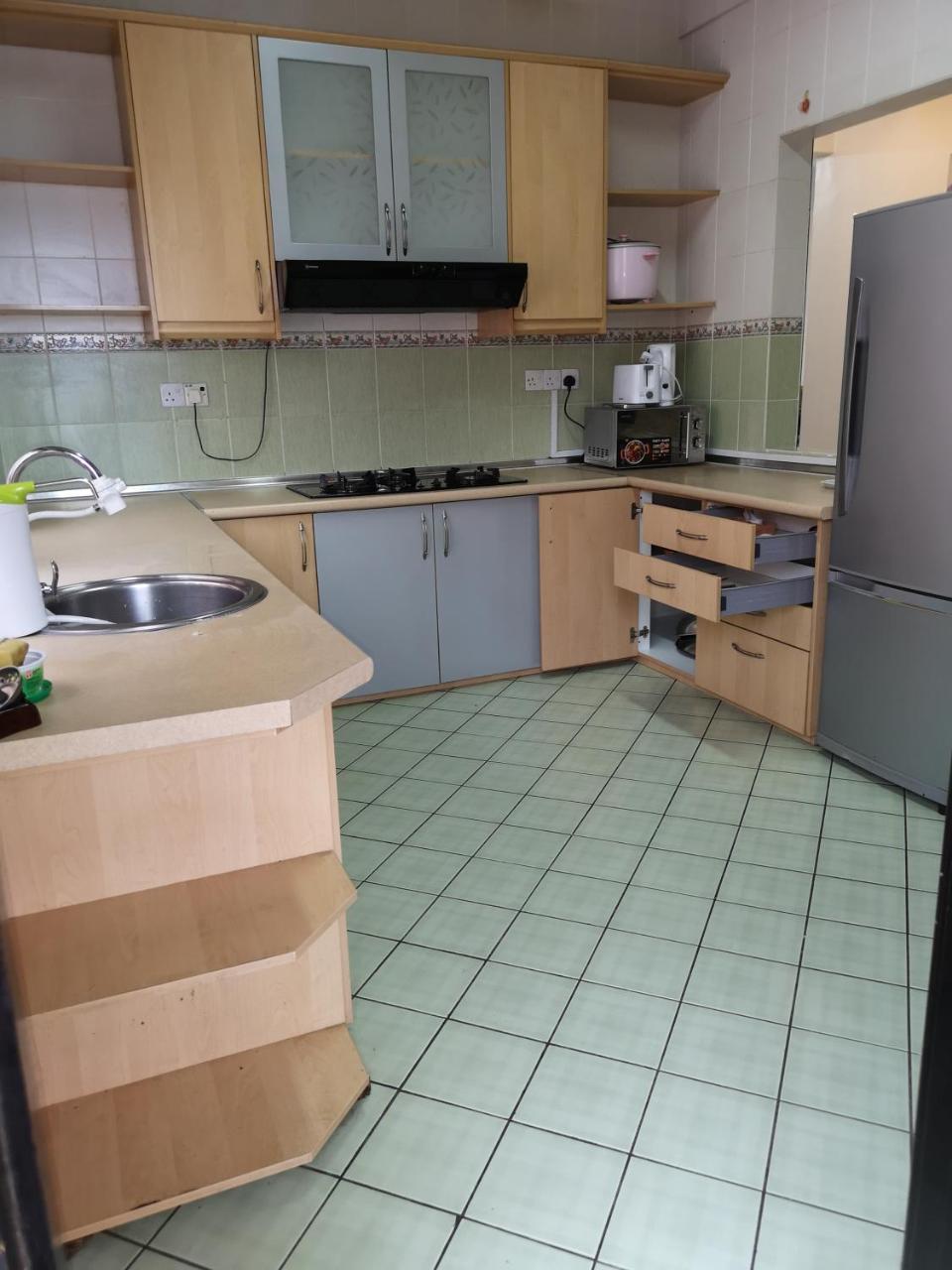 Marimari Marina Service Condo Кота Кинабалу Екстериор снимка